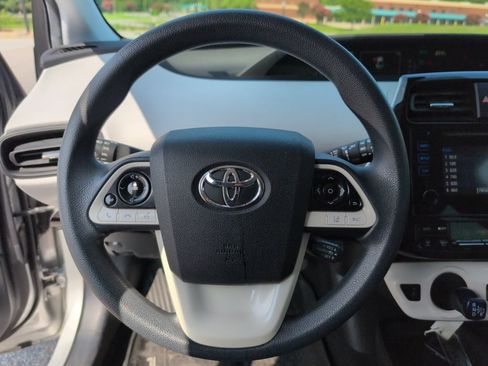 Used 2017 Toyota Prius Two w/ Carpet Mat Package FWD image 13