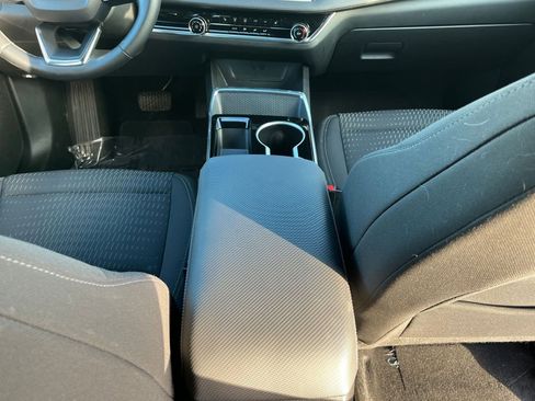 Used 2025 Chevrolet Equinox LT image 40