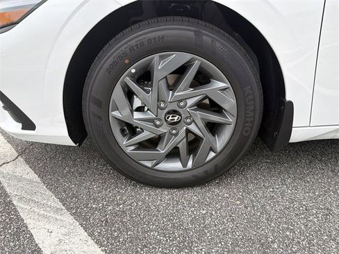 New 2026 Hyundai Elantra Blue image 11