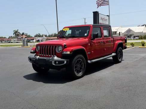 Used 2022 Jeep Gladiator Overland w/ Cold Weather Group AWD/4WD image 8