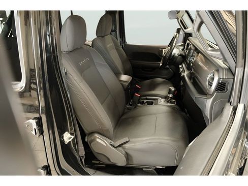 Used 2020 Jeep Wrangler Unlimited Sahara AWD/4WD image 20
