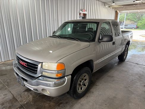 Used 2006 GMC Sierra 1500 SLE w/ Light Duty Power Package RWD image 1