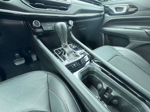 Used 2025 Jeep Compass Trailhawk image 40