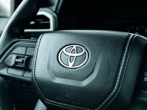 Used 2026 Toyota Tacoma SR5 image 25