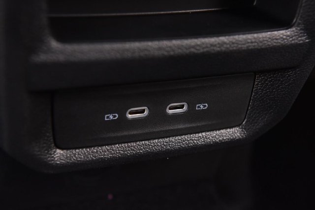 New 2027 Volkswagen Taos SE FWD image 23