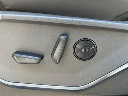 Used 2025 Ford F350 Platinum w/ Platinum Plus Package image 35