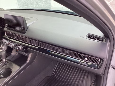 Used 2025 Honda Civic Sport image 16