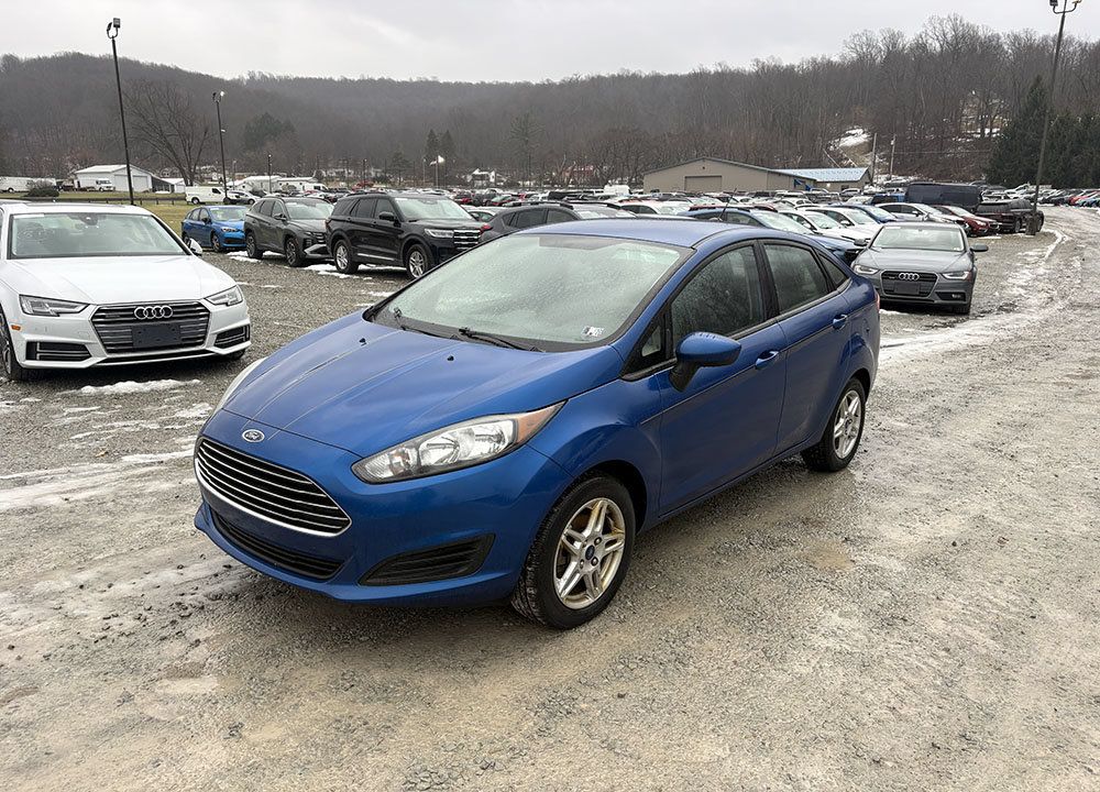 Used 2018 Ford Fiesta SE FWD image 3