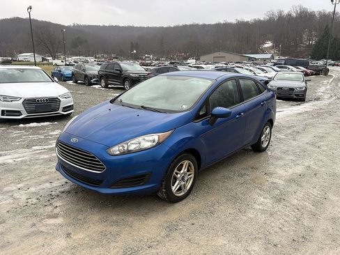 Used 2018 Ford Fiesta SE FWD image 3