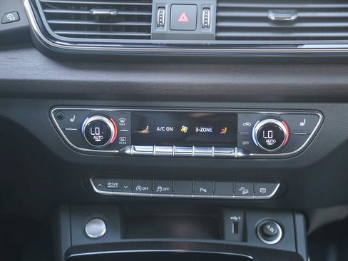 Certified 2023 Audi Q5 2.0T Premium w/ Convenience Package image 17