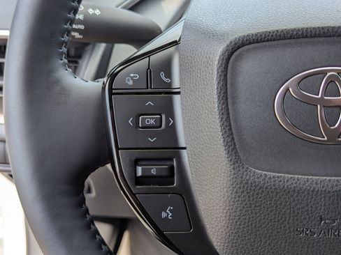 Used 2024 Toyota Prius Limited FWD image 32