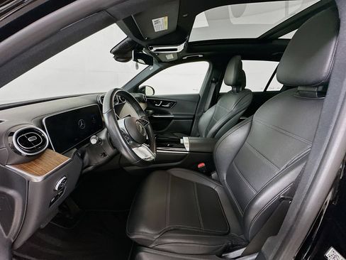 Used 2023 Mercedes-Benz GLC 300 4MATIC image 23