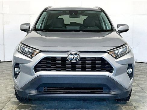 Used 2021 Toyota RAV4 XLE image 3