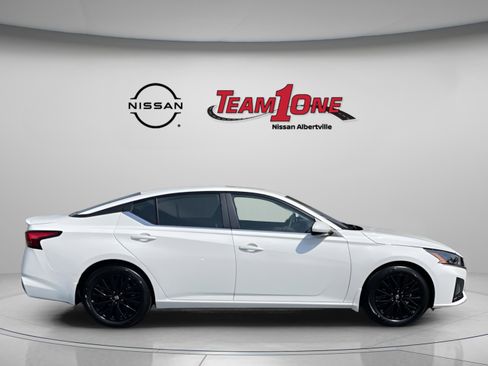 New 2026 Nissan Altima 2.5 SV FWD image 13