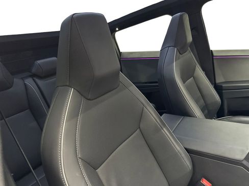 Used 2024 Tesla Cybertruck AWD Crew Cab image 42