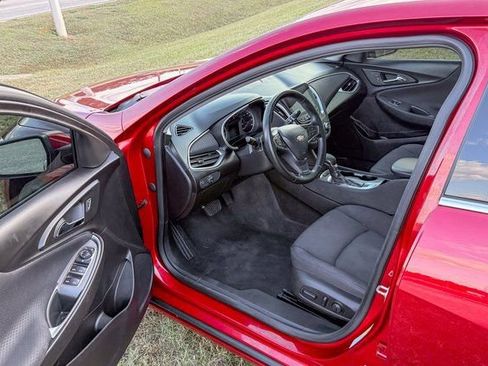 Used 2024 Chevrolet Malibu RS image 9