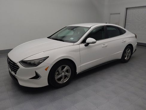 Used 2023 Hyundai Sonata SE image 2