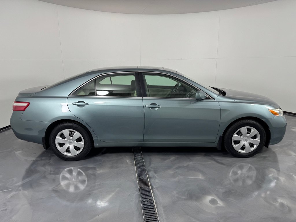 Used 2007 Toyota Camry LE FWD image 4