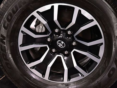 Used 2023 Toyota Tacoma TRD Sport image 10