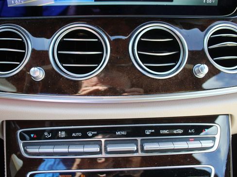 Used 2021 Mercedes-Benz E 350 Sedan image 42