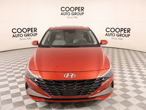 Certified 2021 Hyundai Elantra Limited FWD image 10