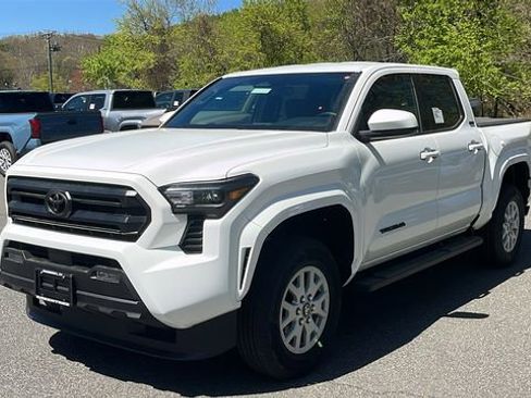 New 2026 Toyota Tacoma SR5 AWD/4WD image 3
