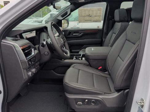 New 2026 GMC Yukon XL Denali w/ Denali Reserve Package AWD/4WD image 10