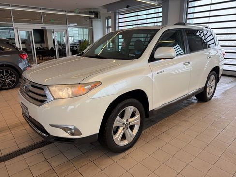 Used 2012 Toyota Highlander Limited w/ Tow Pkg image 1