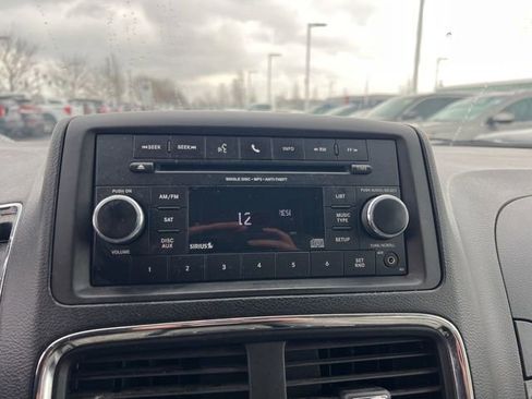 Used 2012 Dodge Grand Caravan SE image 17