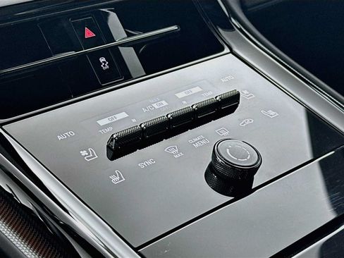 Certified 2025 Porsche Panamera 4 AWD/4WD image 21