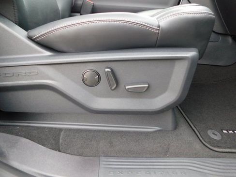 New 2026 Ford Expedition Platinum w/ Stealth Appearance Package image 20