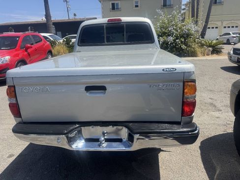 Used 2004 Toyota Tacoma PreRunner w/ SR5 Pkg RWD image 6