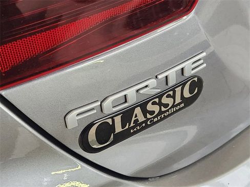 Used 2024 Kia Forte LXS FWD image 10