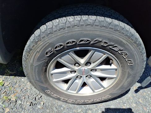 Used 2015 GMC Sierra 1500 SLE AWD/4WD image 10