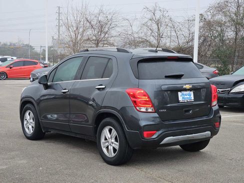Used 2018 Chevrolet Trax LT w/ LT Convenience Package image 5