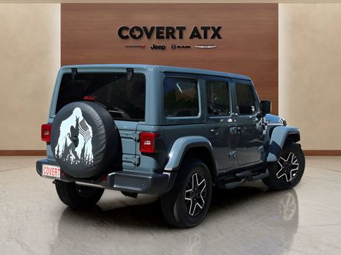 Used 2026 Jeep Wrangler Unlimited Sahara w/ Safety Group AWD/4WD image 5