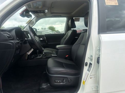 Used 2023 Toyota 4Runner TRD Off-Road Premium w/ Moonroof Package AWD/4WD image 9