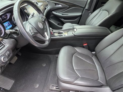 Used 2020 Buick Envision Essence image 8