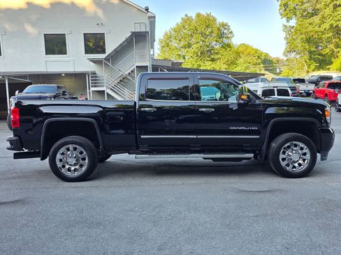Used 2019 GMC Sierra 2500 Denali AWD/4WD image 8