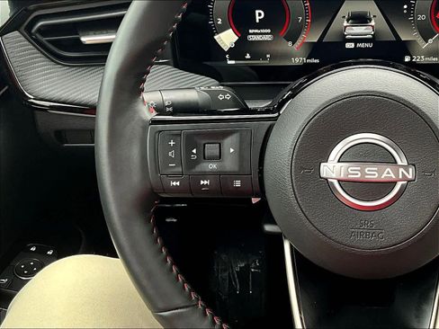 Used 2025 Nissan Kicks SR w/ SR Premium Package image 23