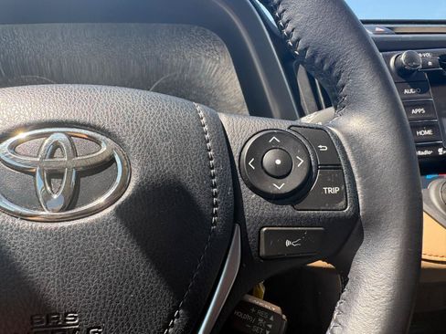 Used 2017 Toyota RAV4 XLE FWD image 36