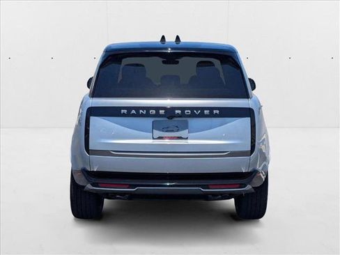 New 2025 Land Rover Range Rover SE image 8