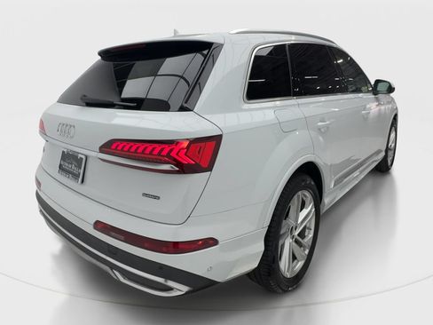 Used 2022 Audi Q7 3.0T Premium Plus w/ Premium Plus Package AWD/4WD image 7