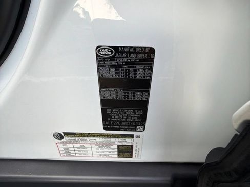 Used 2025 Land Rover Defender 110 X-Dynamic SE AWD/4WD image 40