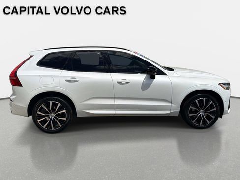 Used 2024 Volvo XC60 B5 Plus AWD/4WD image 4