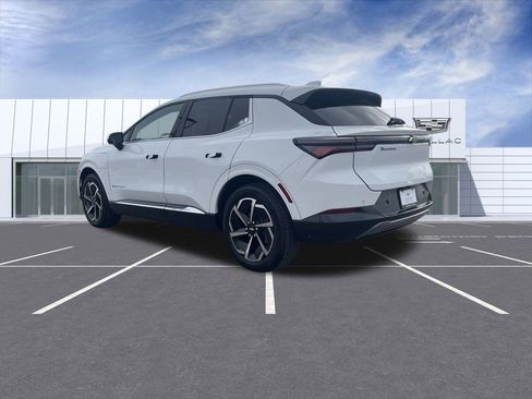 Used 2025 Chevrolet Equinox EV LT image 6