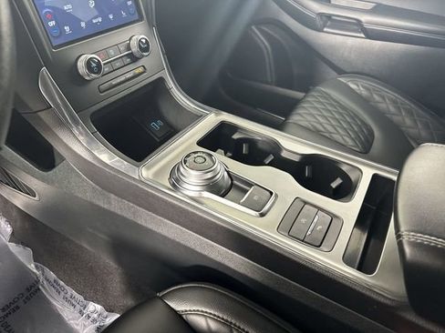 Used 2024 Ford Edge Titanium image 17