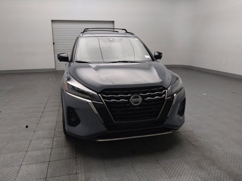 Used 2021 Nissan Kicks SR w/ SR Premium Package FWD image 14