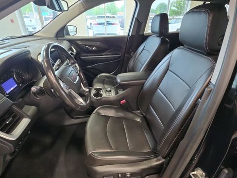 Used 2022 GMC Terrain SLT w/ Infotainment Package II AWD/4WD image 18