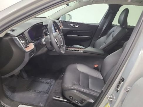 Used 2023 Volvo XC60 B5 Plus AWD/4WD image 18